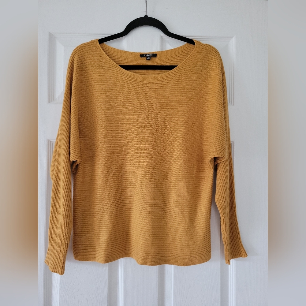 Womens L Mustard Yellow Crew Neck Sweater